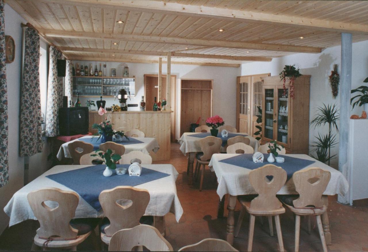 Pension Zum Krug, Messe Muenchen Hergolding エクステリア 写真