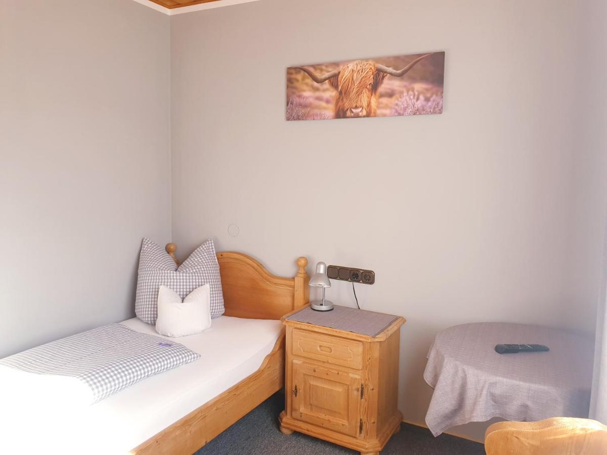 Pension Zum Krug, Messe Muenchen Hergolding エクステリア 写真