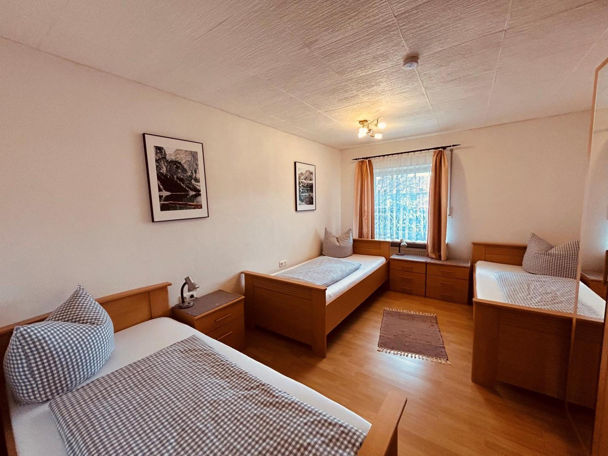 Pension Zum Krug, Messe Muenchen Hergolding 部屋 写真